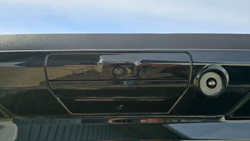 Used 2023 Ford F350 Lariat w/ Black Appearance Package image 8