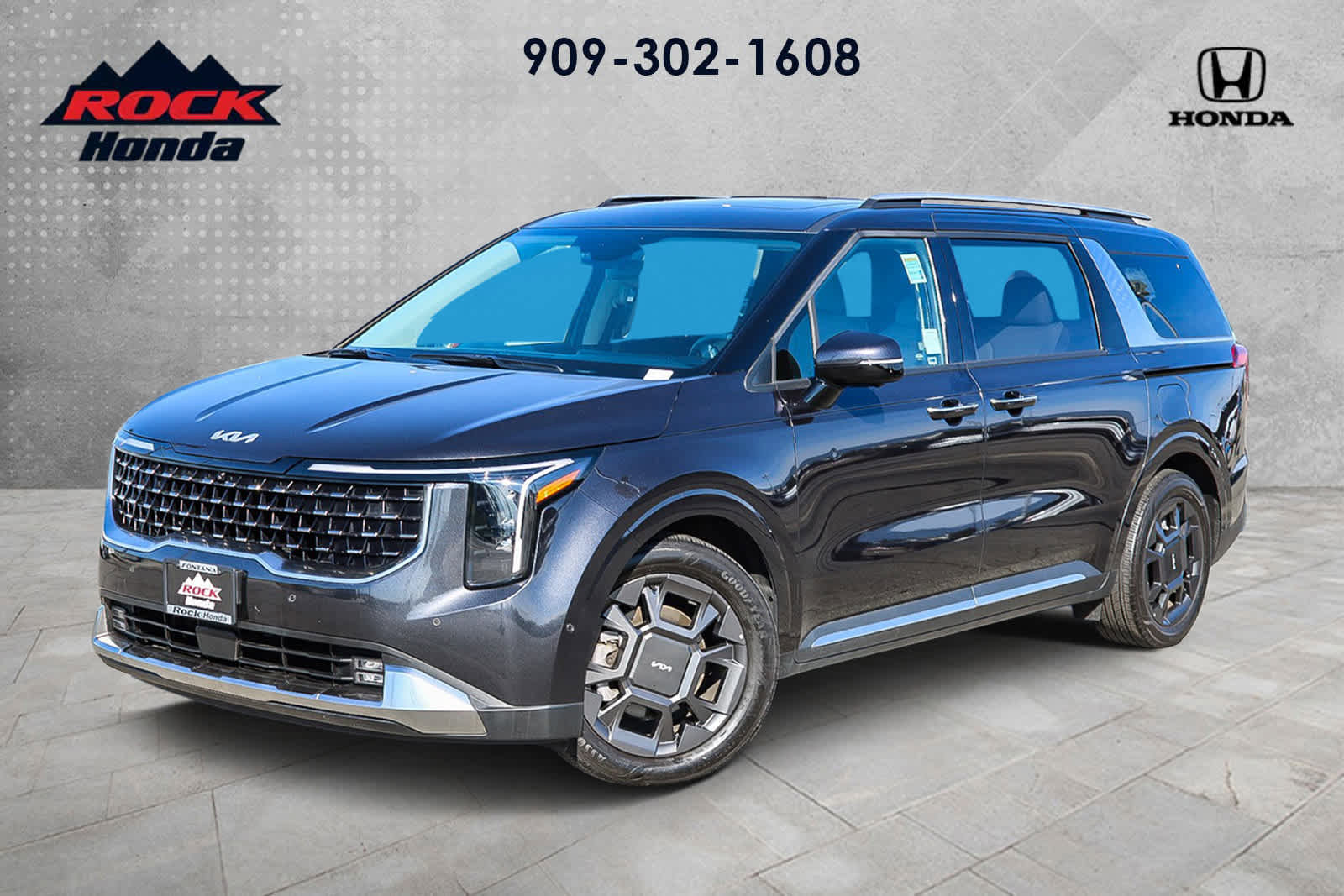 Used 2025 Kia Carnival SX