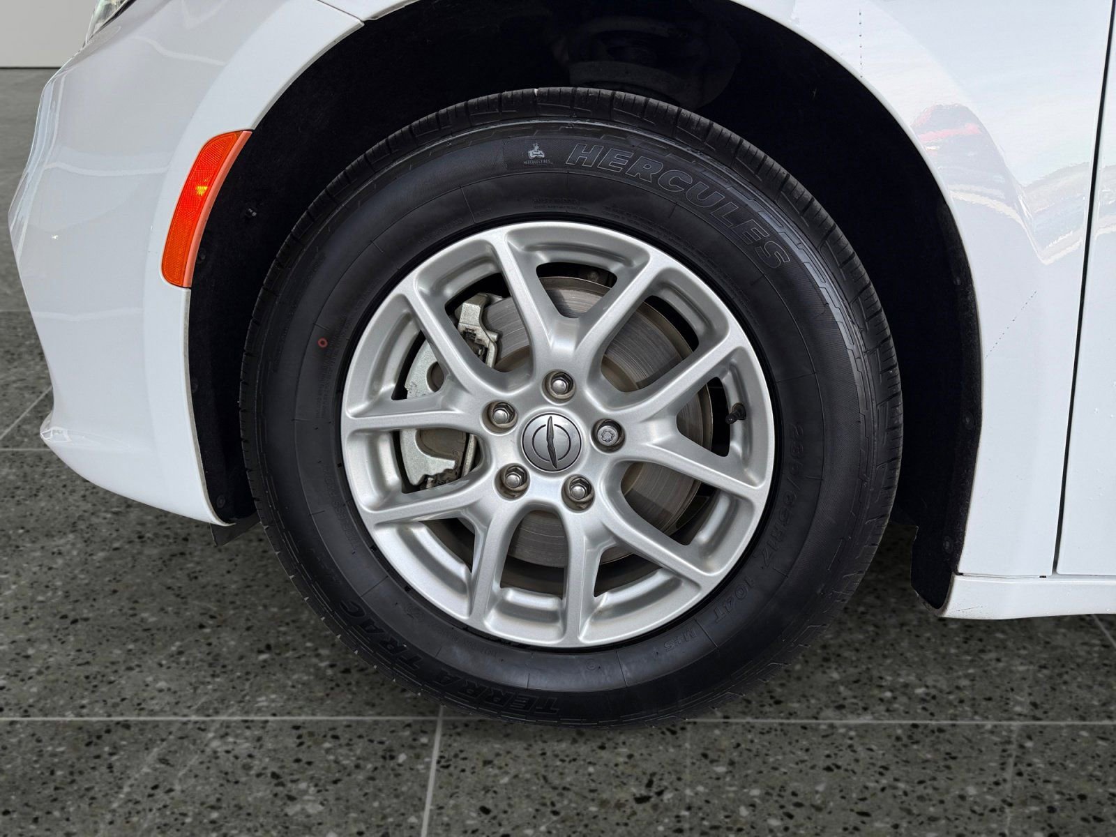 Used 2022 Chrysler Pacifica Touring-L image 20