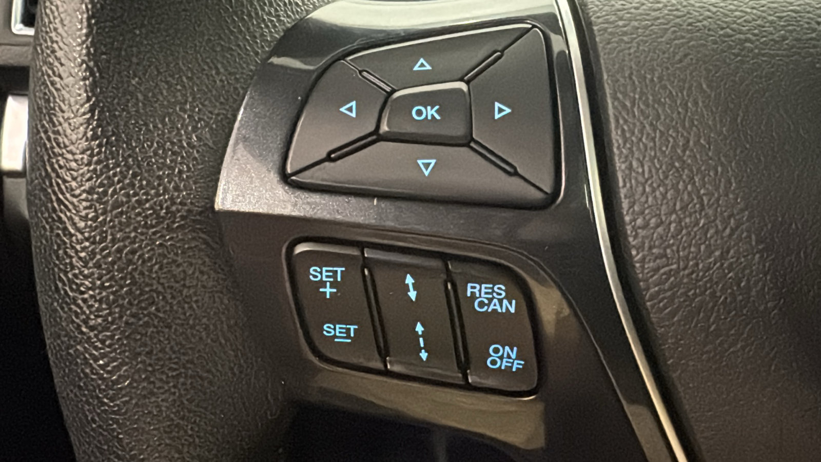 Used 2018 Ford Explorer Limited w/ Equipment Group 301A AWD/4WD image 13