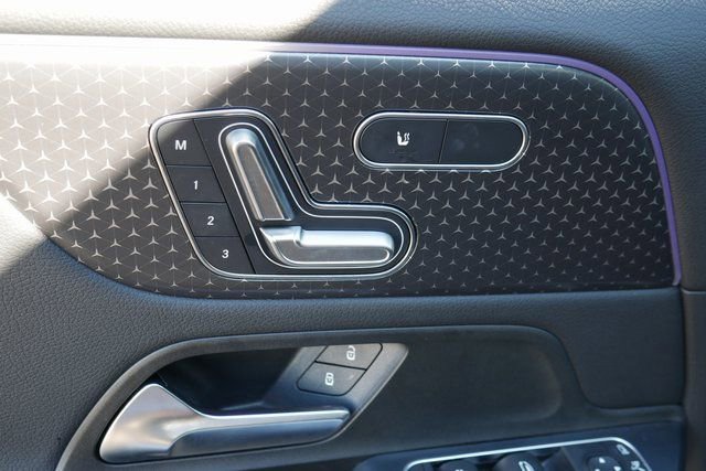 Used 2025 Mercedes-Benz GLA 250 4MATIC image 4