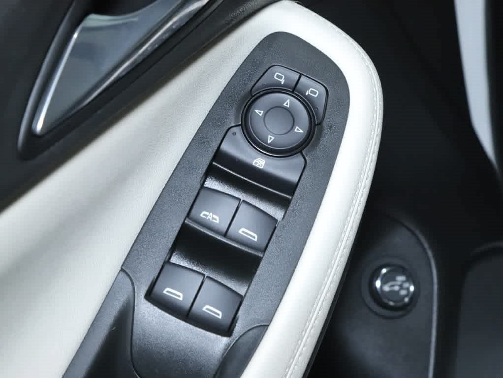 Used 2020 Buick Encore GX Preferred w/ Cold Weather Comfort Package AWD/4WD image 16