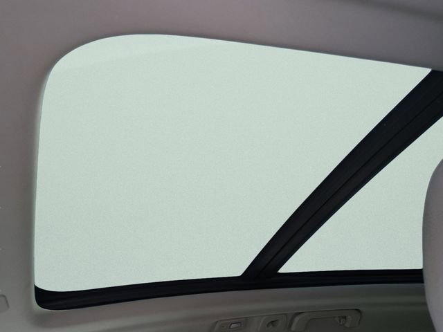 Used 2023 Volvo XC60 B5 Plus w/ Protection Package Premier FWD image 15