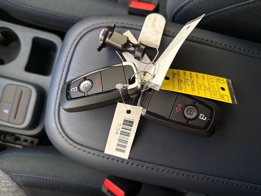 New 2025 Ford Maverick XLT image 29