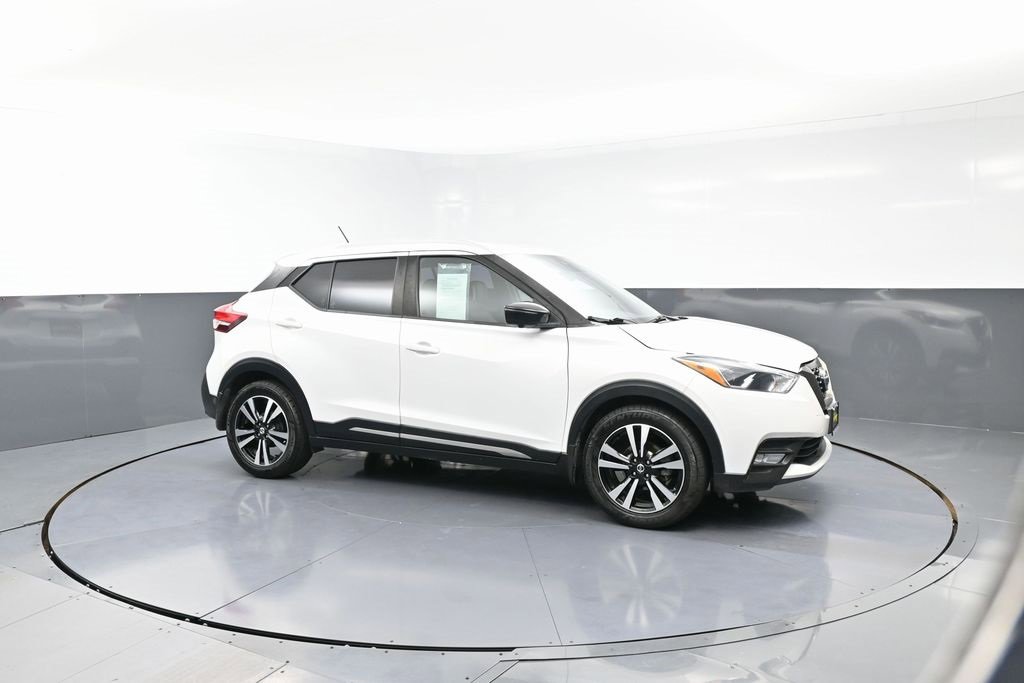 Used 2020 Nissan Kicks SR w/ SR Premium Package image 8