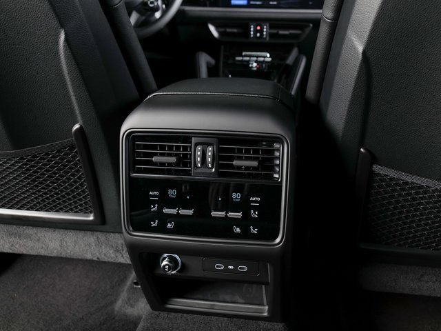 Certified 2026 Porsche Cayenne AWD/4WD image 22