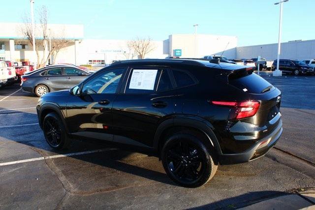 Used 2025 Chevrolet Trax ACTIV w/ Driver Confidence Package image 10