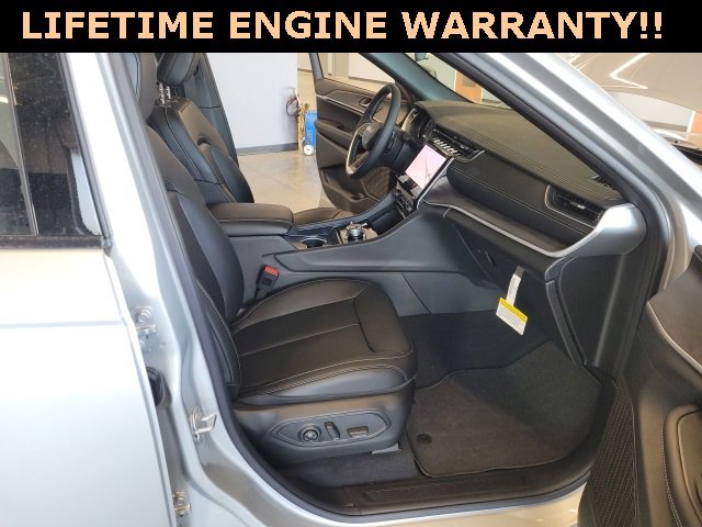 New 2025 Jeep Grand Cherokee L Limited w/ Black Appearance Package image 46