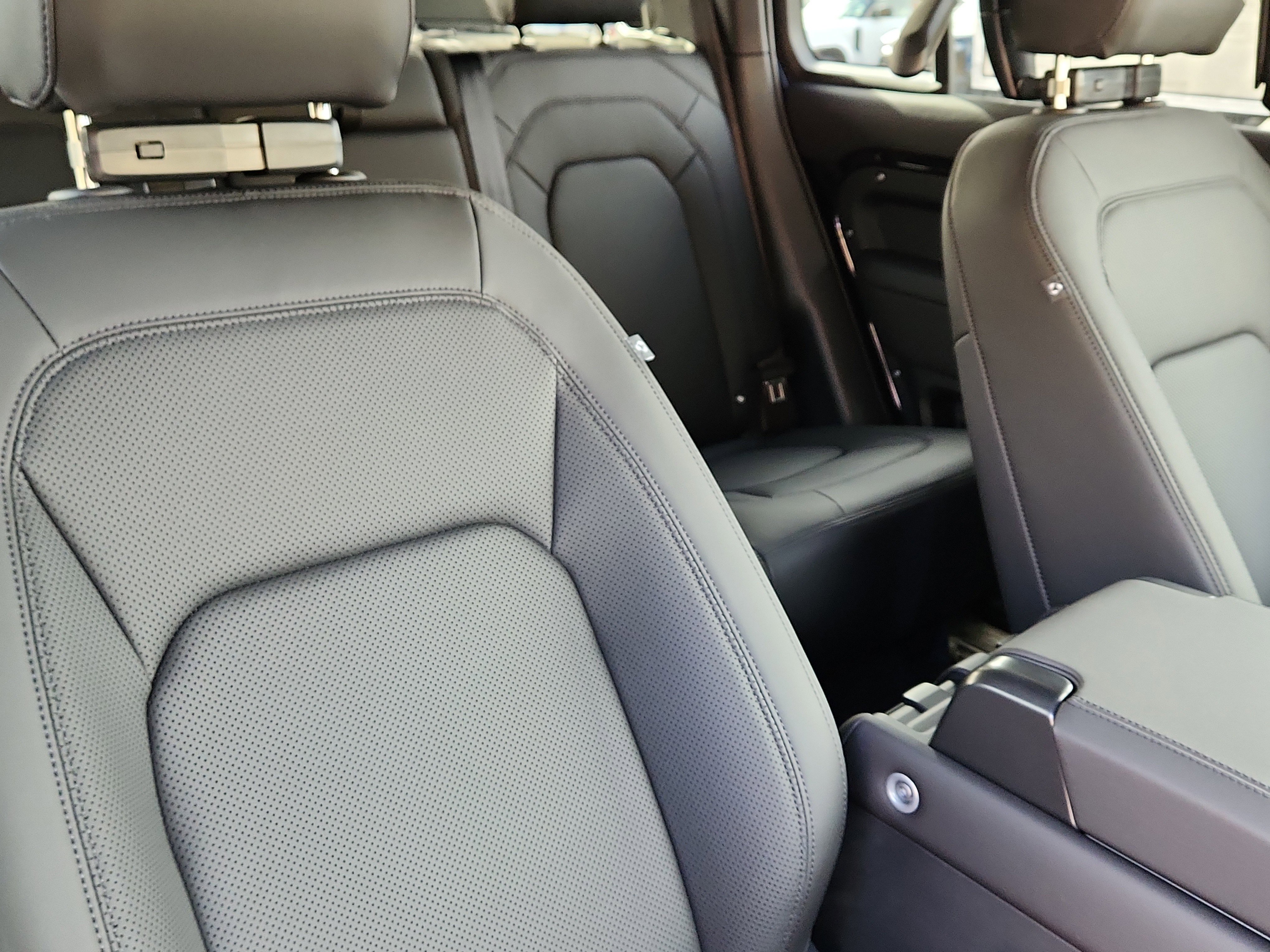 New 2026 Land Rover Defender 110 S image 19