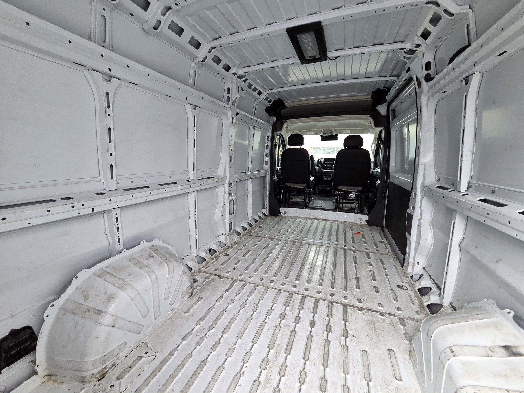 Used 2025 RAM ProMaster 2500 w/ Convenience Group FWD image 5