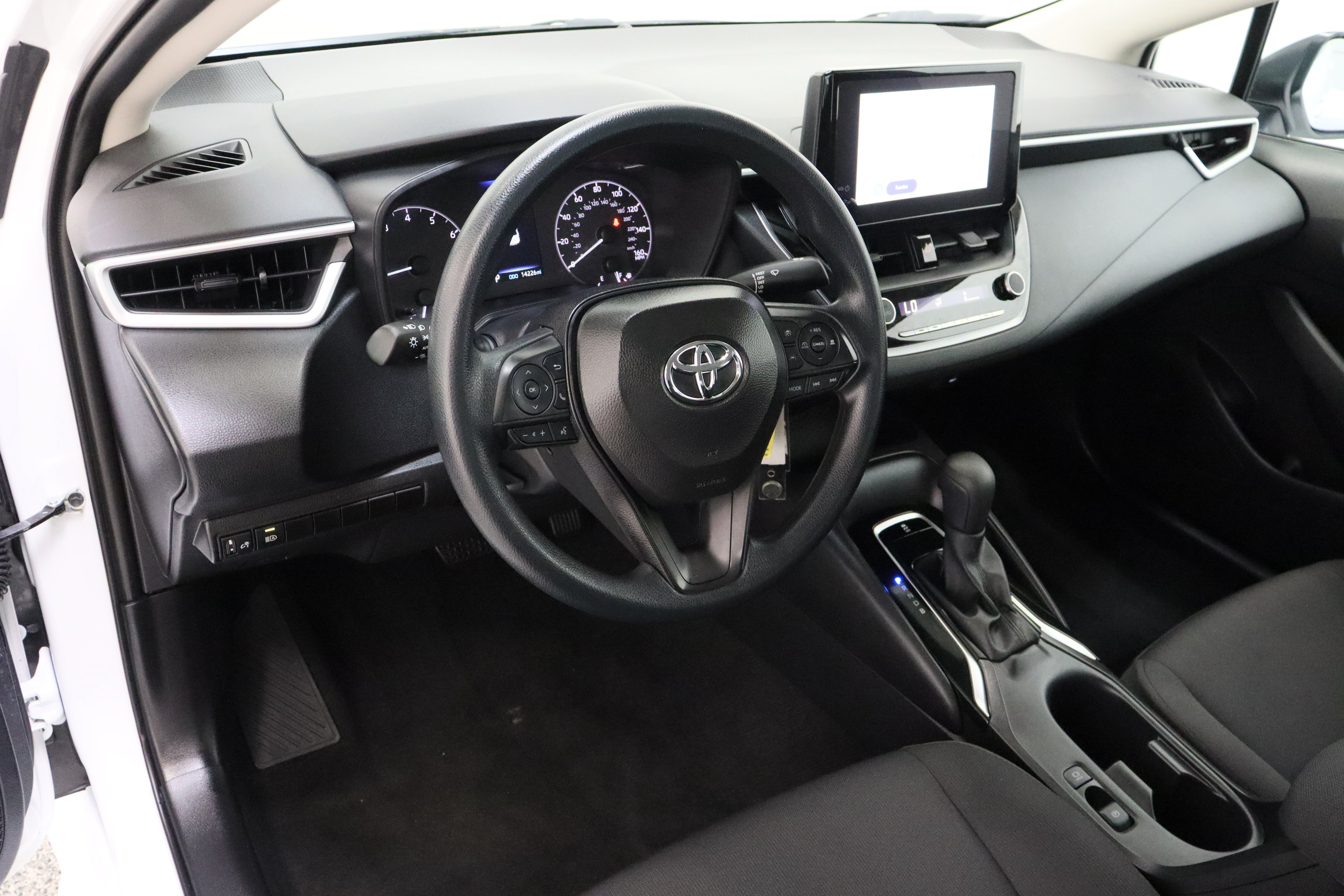 Used 2025 Toyota Corolla LE FWD image 13