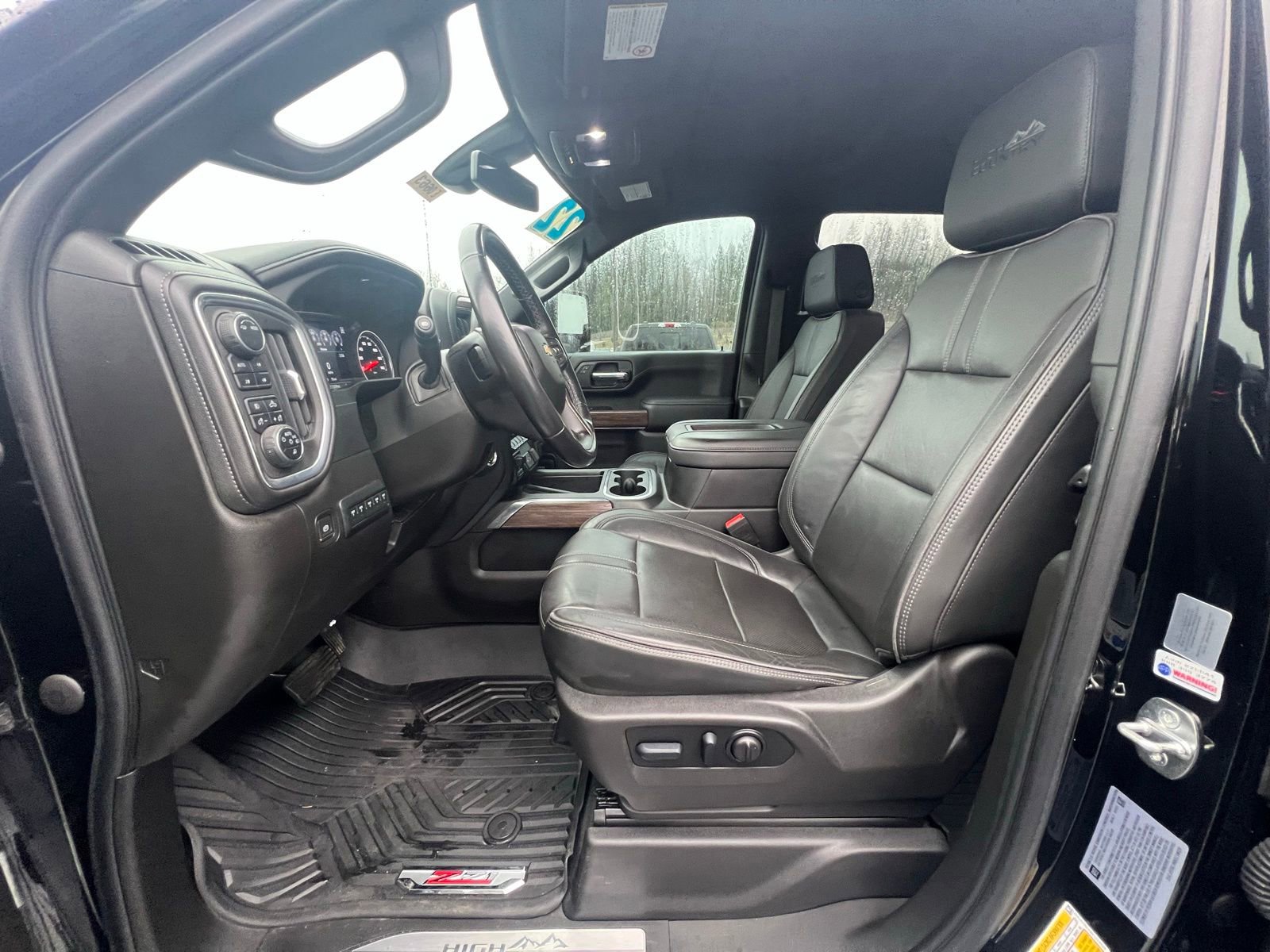 Used 2022 Chevrolet Silverado 2500 High Country w/ Safety Package II image 10