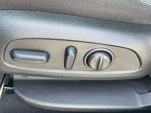 Used 2023 GMC Acadia SLE w/ Driver Convenience Package FWD image 15