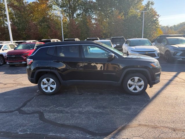 Used 2018 Jeep Compass Latitude w/ Popular Equipment Group AWD/4WD image 7