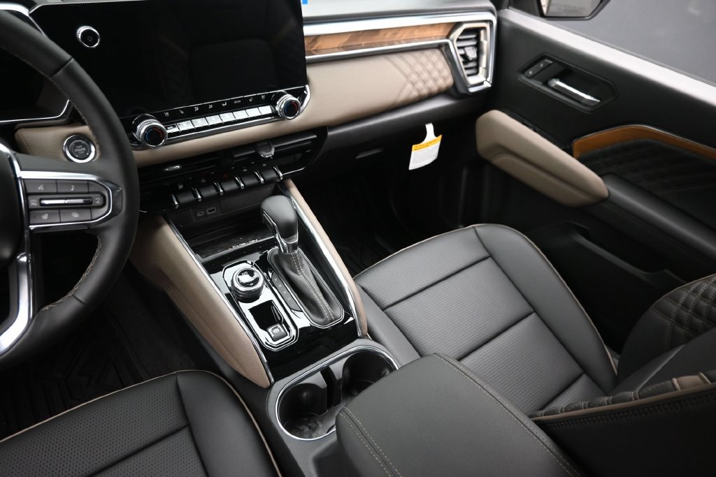 New 2026 GMC Canyon Denali AWD/4WD image 15