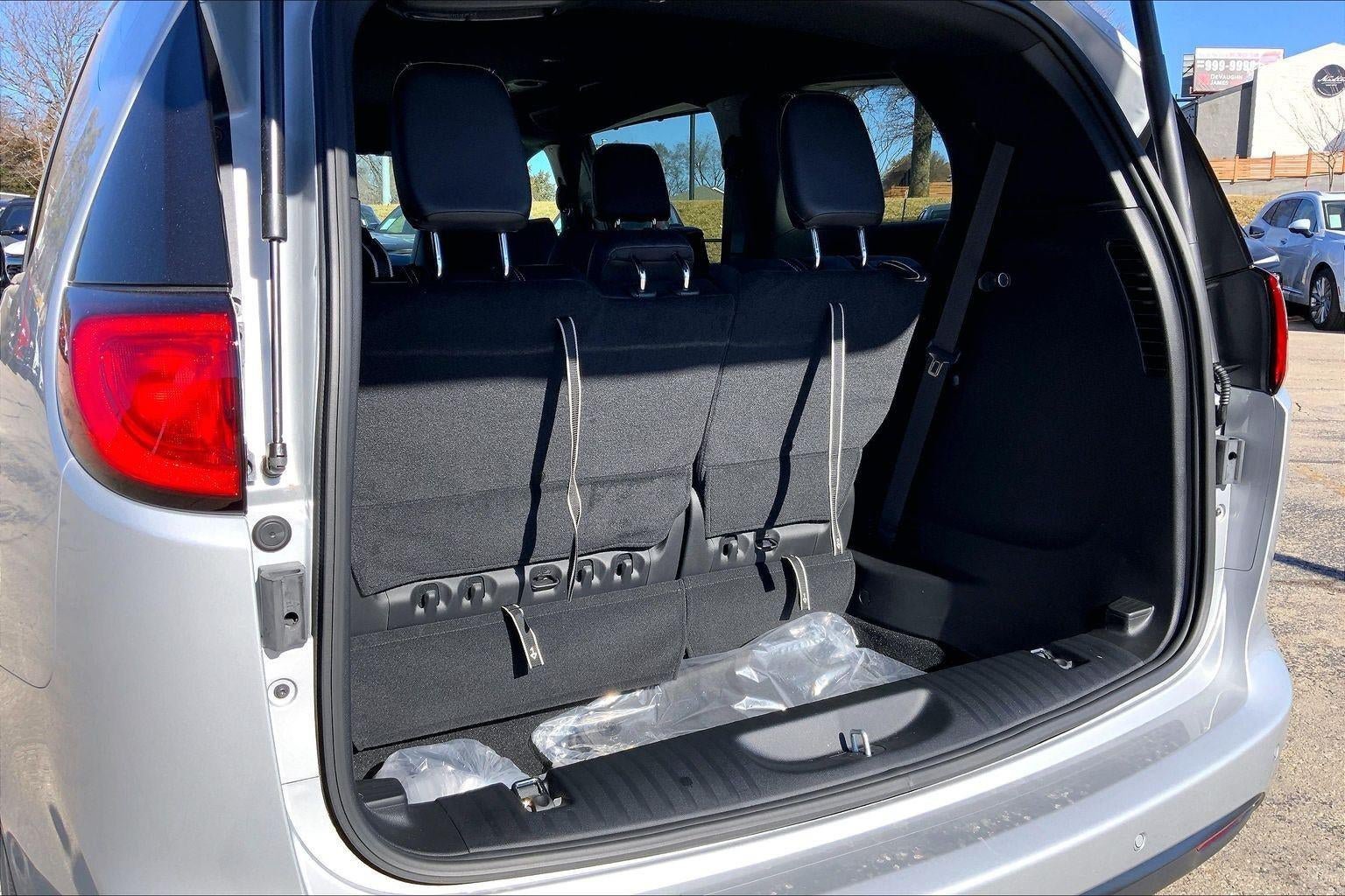 New 2026 Chrysler Voyager LX FWD image 5