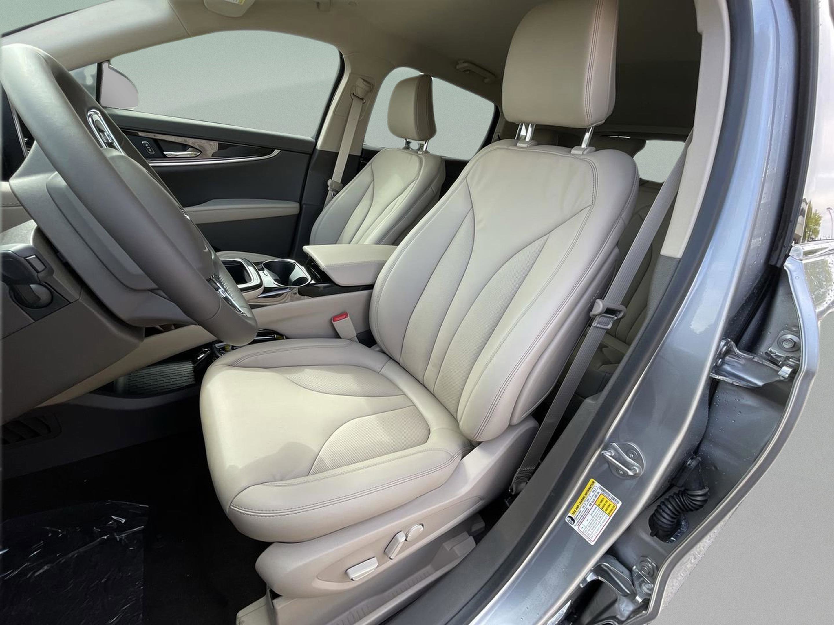 Used 2021 Lincoln Nautilus AWD w/ Equipment Group 101A image 30