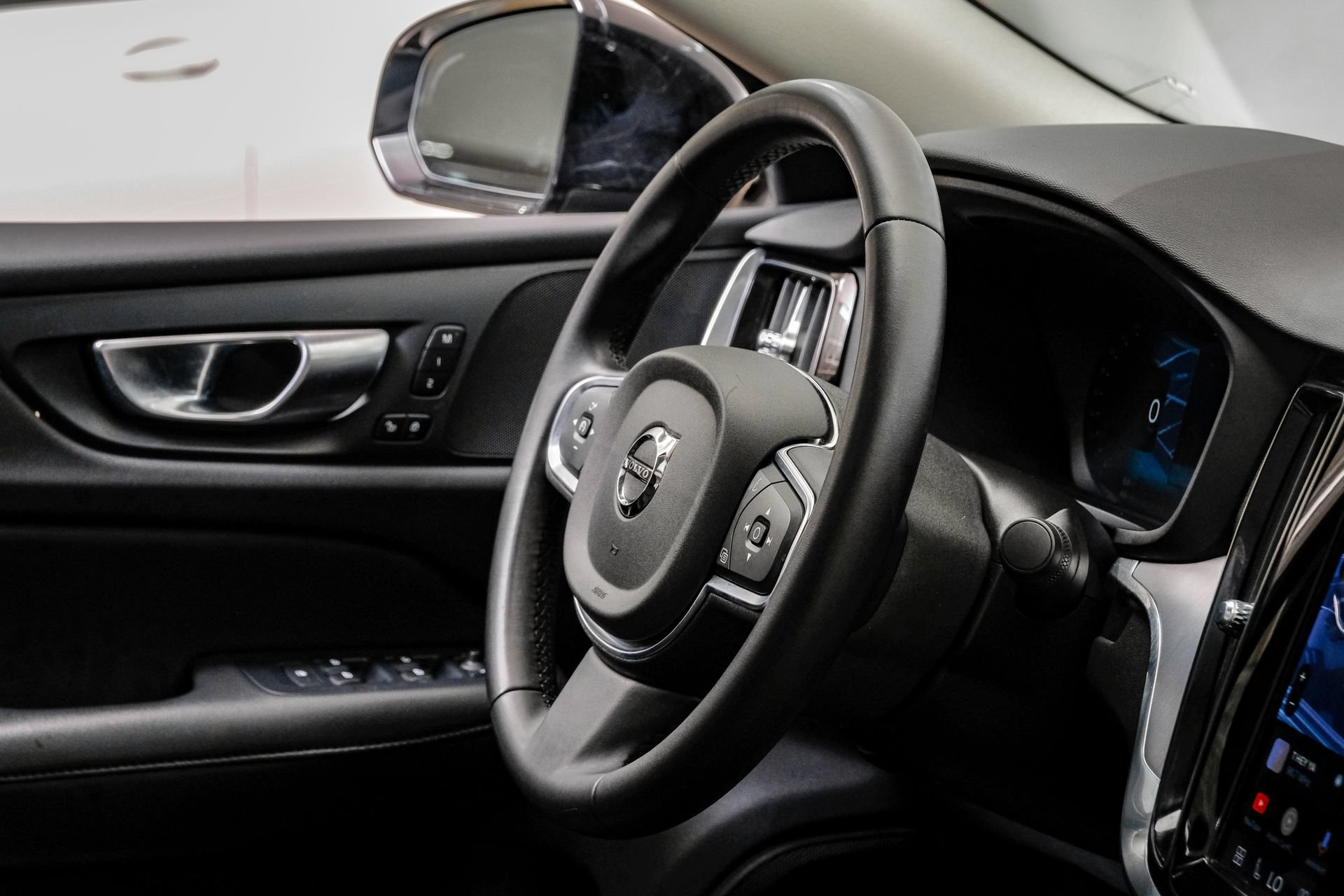 Used 2024 Volvo S60 B5 Core FWD image 18