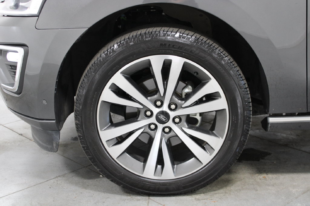 Used 2021 Ford Expedition Limited AWD/4WD image 17