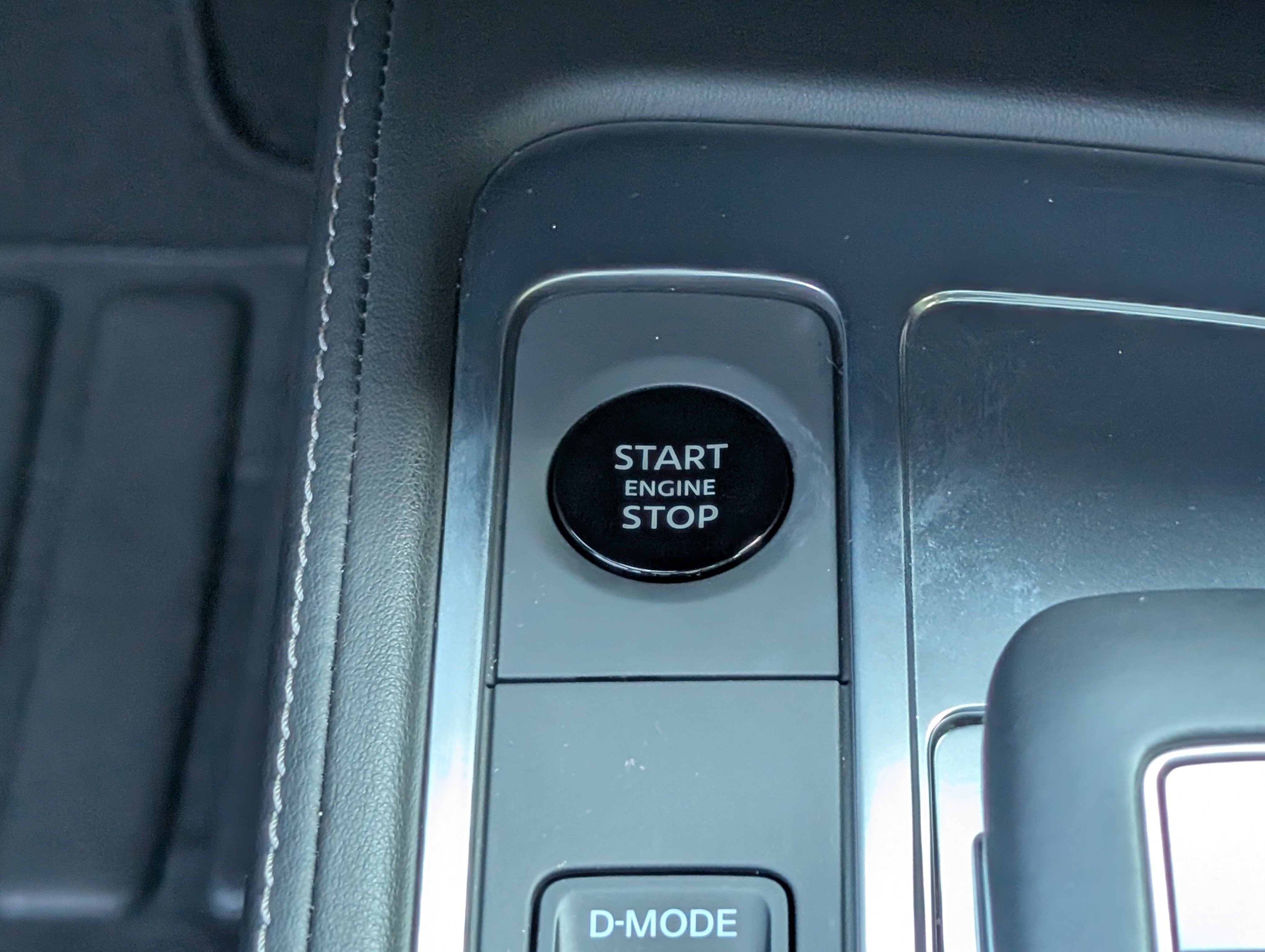Used 2026 INFINITI QX60 Luxe w/ Family Package FWD image 35