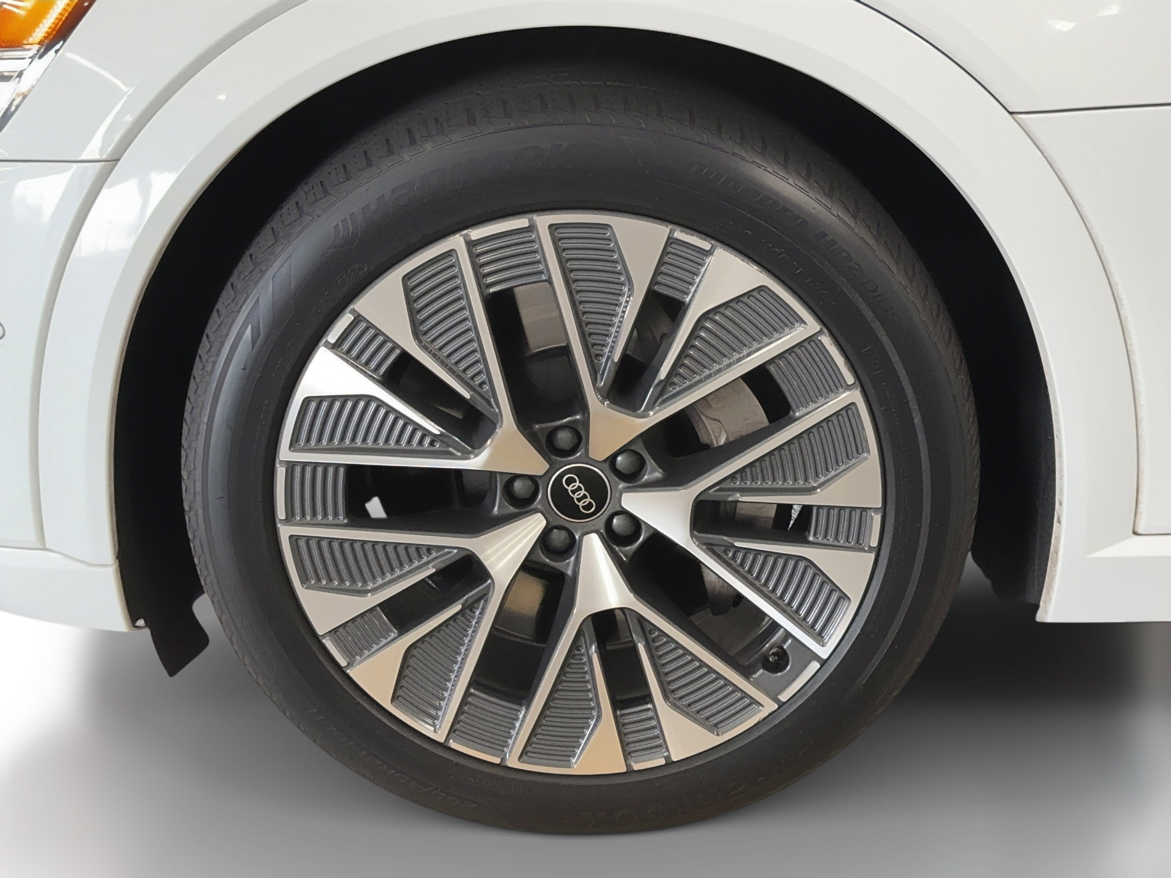 Certified 2024 Audi Q8 e-tron Prestige w/ Prestige Package image 12