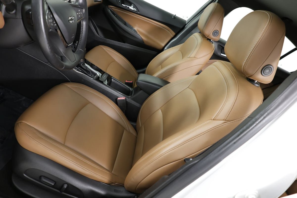 Used 2019 Chevrolet Cruze Premier w/ Sun And Sound Package FWD image 9