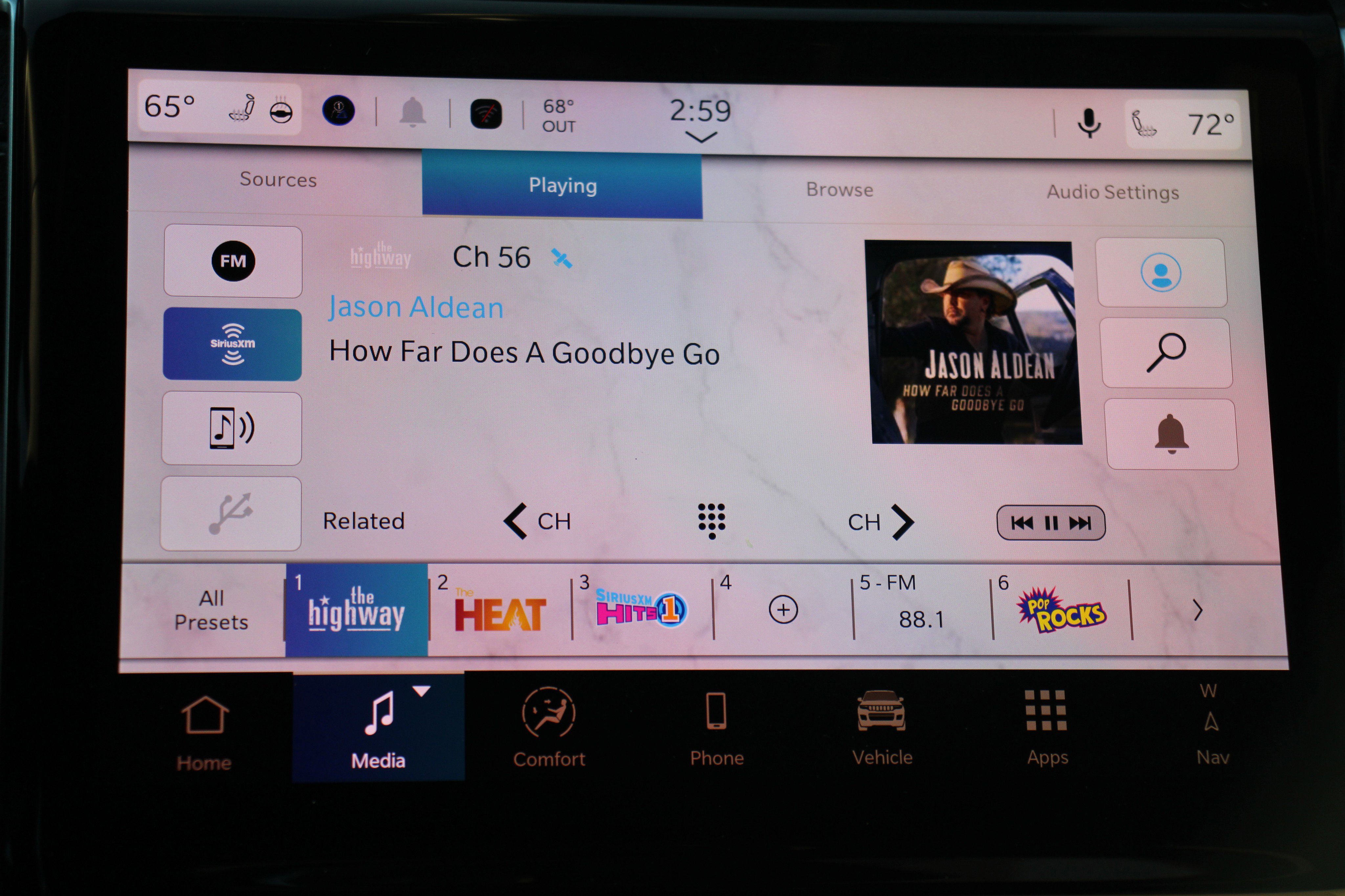 New 2025 Jeep Grand Cherokee Limited w/ Black Appearance Package image 15