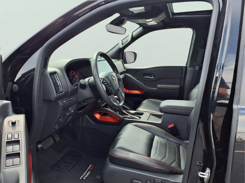 Used 2025 Nissan Frontier PRO-4X w/ Pro Premium Package AWD/4WD image 24