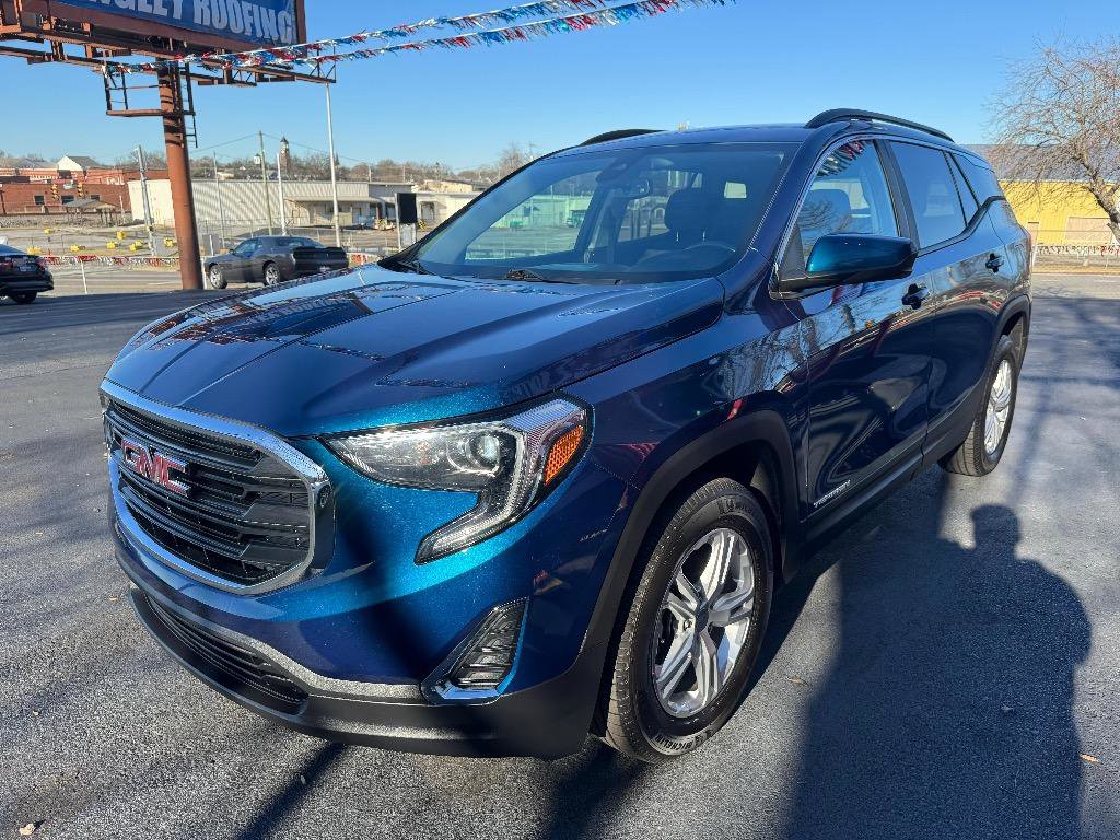 Used 2021 GMC Terrain SLE w/ Driver Convenience Package image 4