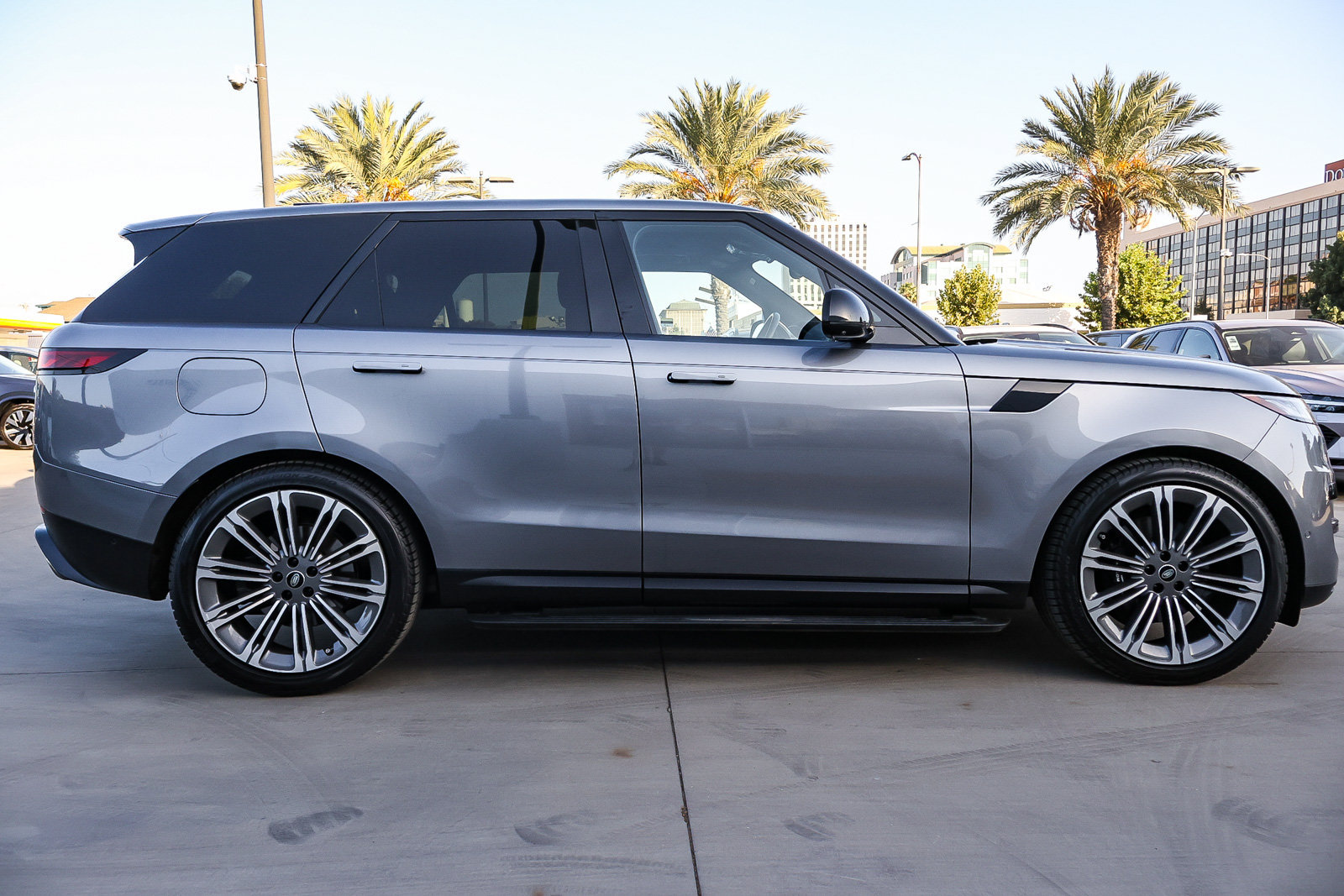 Certified 2023 Land Rover Range Rover Sport SE AWD/4WD image 4