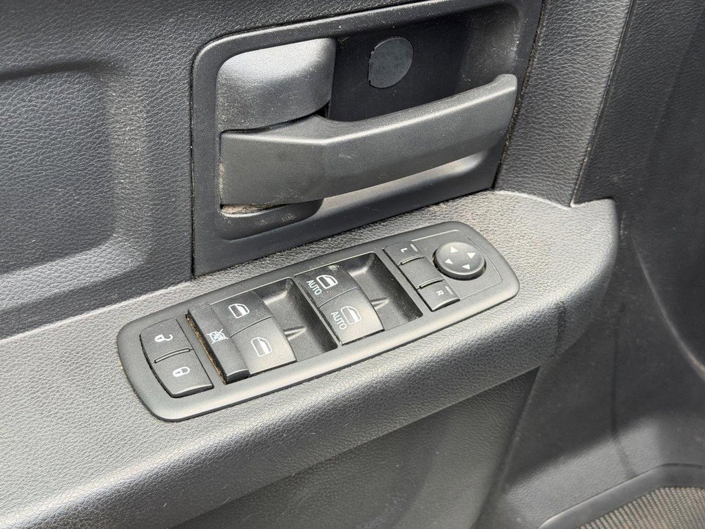 Used 2014 RAM 2500 Tradesman w/ Chrome Appearance Group AWD/4WD image 15