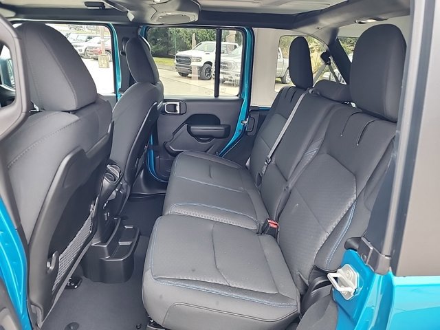 Used 2024 Jeep Wrangler Rubicon w/ Convenience Group image 29