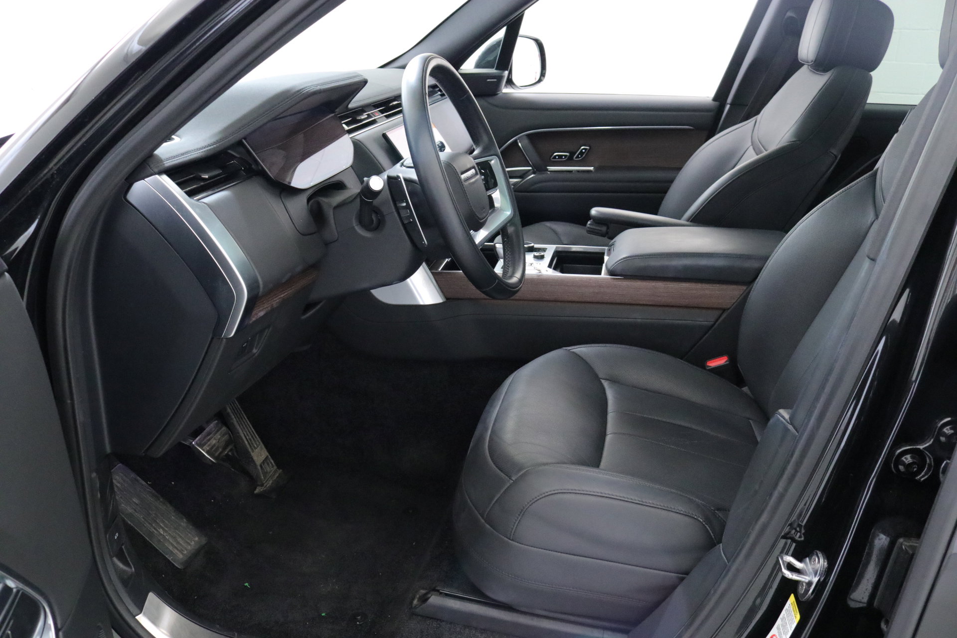 Used 2023 Land Rover Range Rover SE image 23