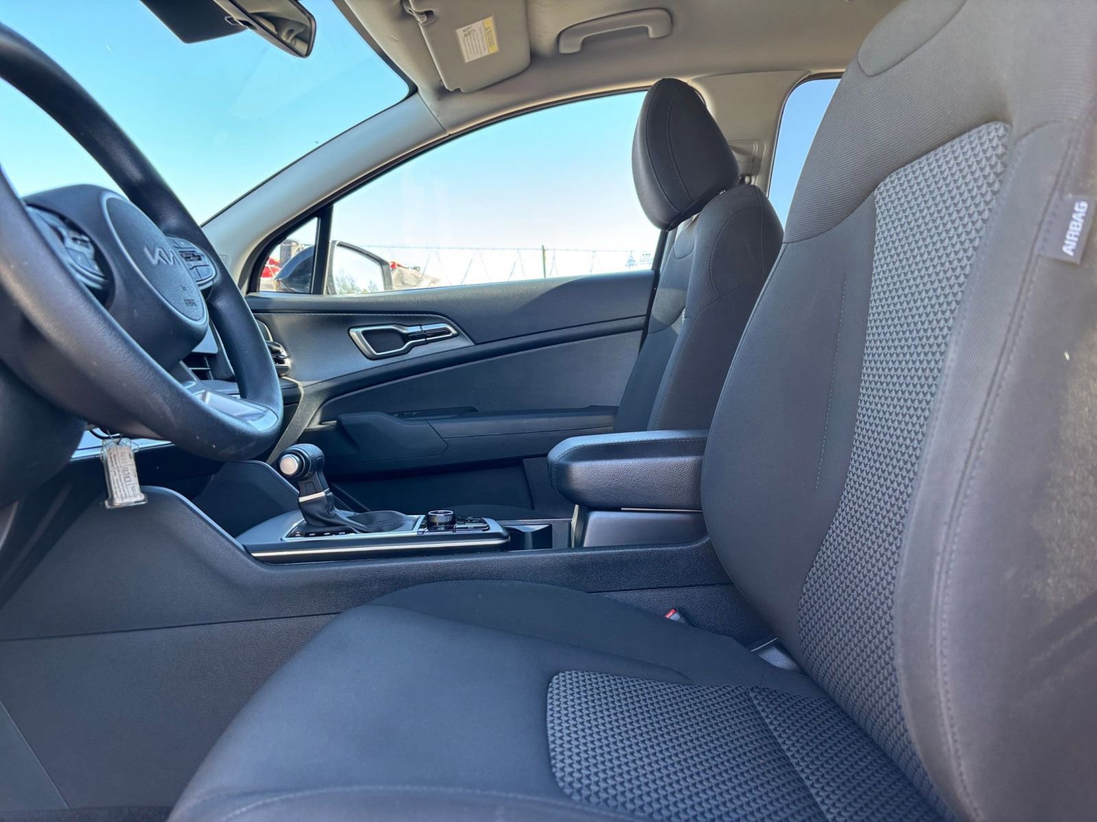 Used 2025 Kia Sportage LX image 25