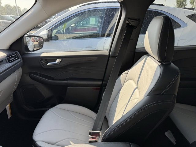 New 2025 Ford Escape SE w/ PHEV Premium Package image 13