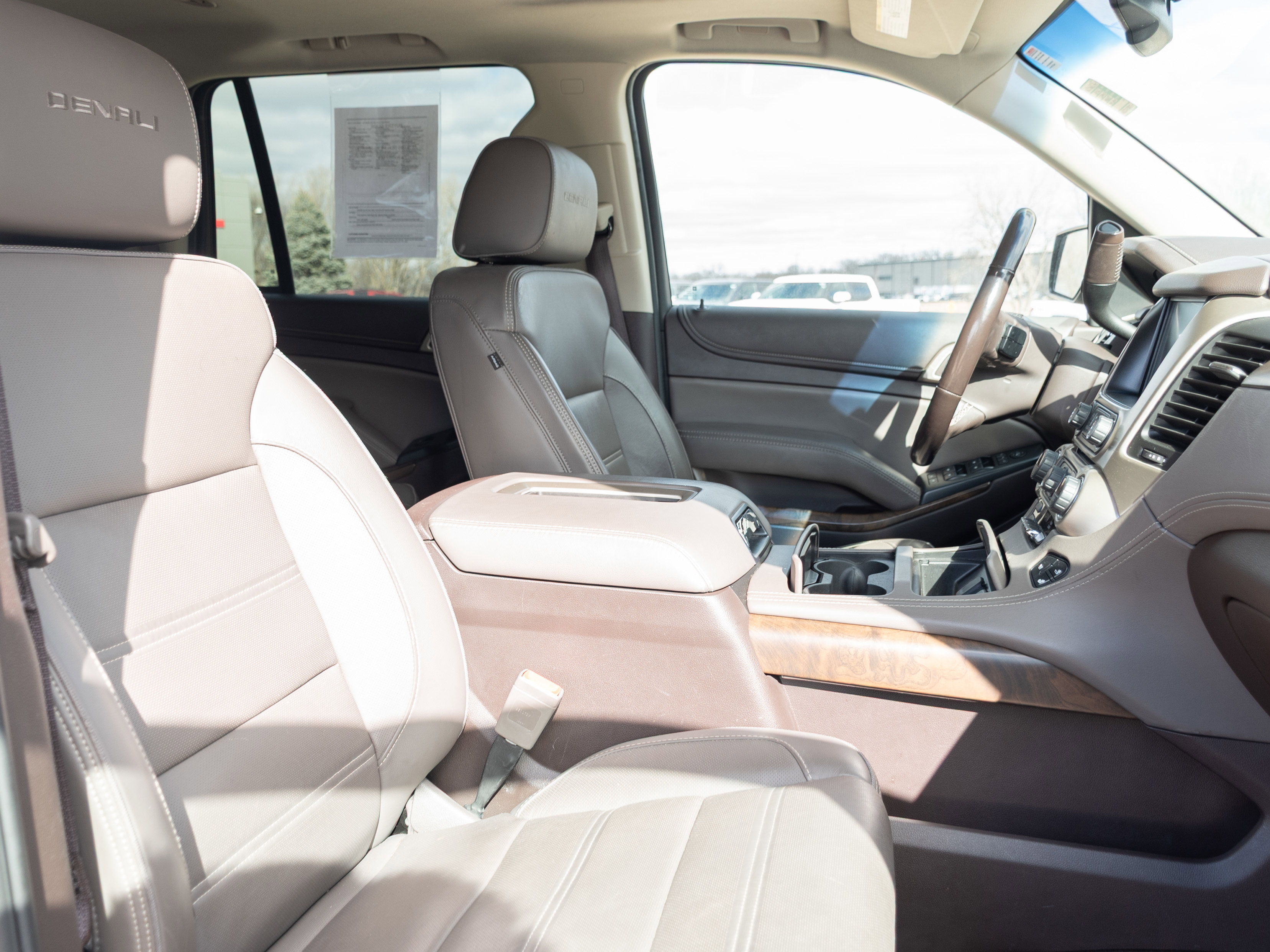 Used 2018 GMC Yukon Denali image 24