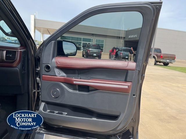 Used 2023 Ford Expedition Limited image 25