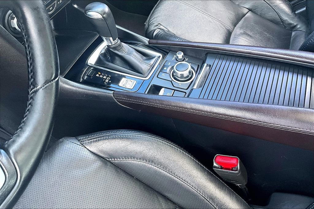 Used 2018 MAZDA MAZDA3 Grand Touring w/ Premium Equipment Package image 18