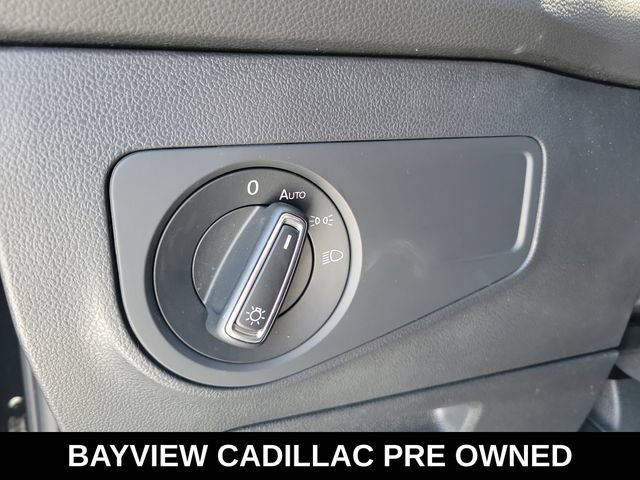 Used 2020 Volkswagen Tiguan SE FWD image 25