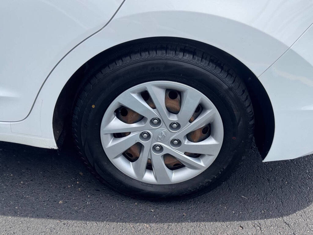Used 2020 Hyundai Elantra SE image 26