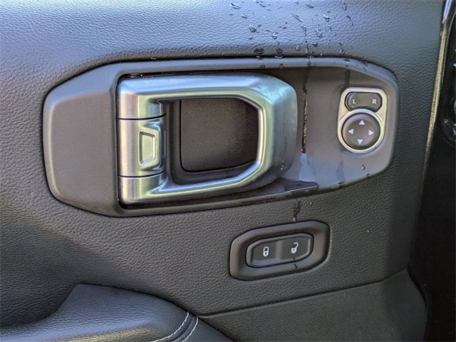 Used 2018 Jeep Wrangler Unlimited Sahara w/ Cold Weather Group image 13