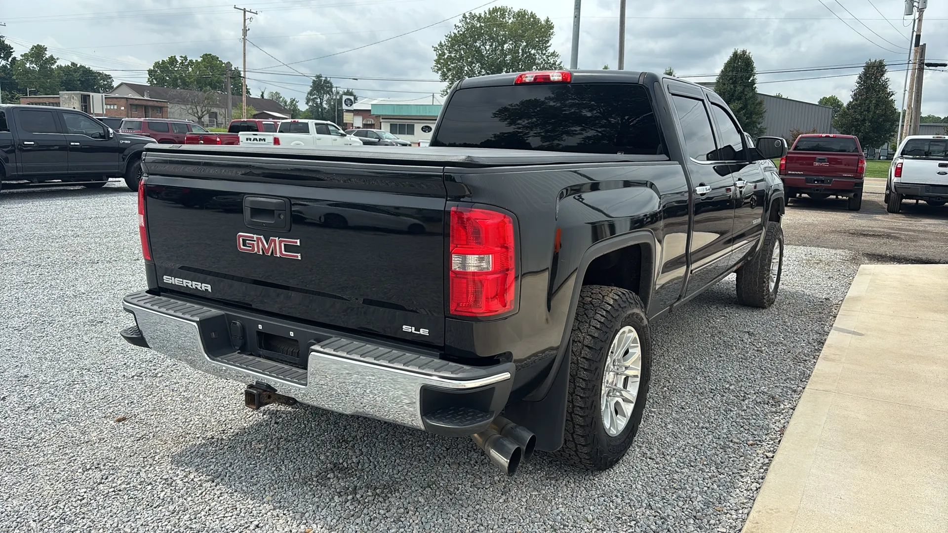 Used 2015 GMC Sierra 1500 SLE w/ SLE Value Package AWD/4WD image 7