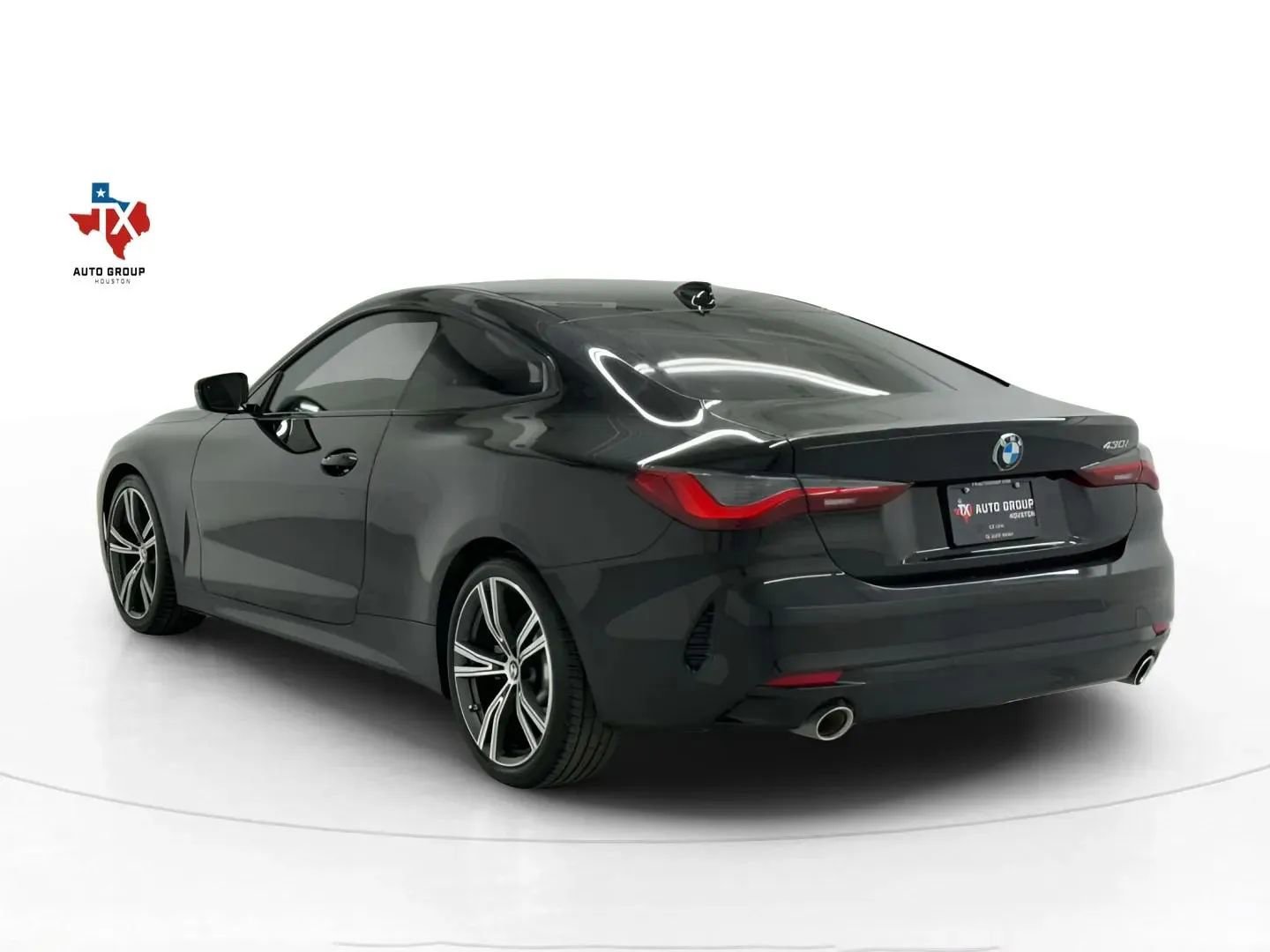 Used 2022 BMW 430i Coupe w/ Convenience Package image 4