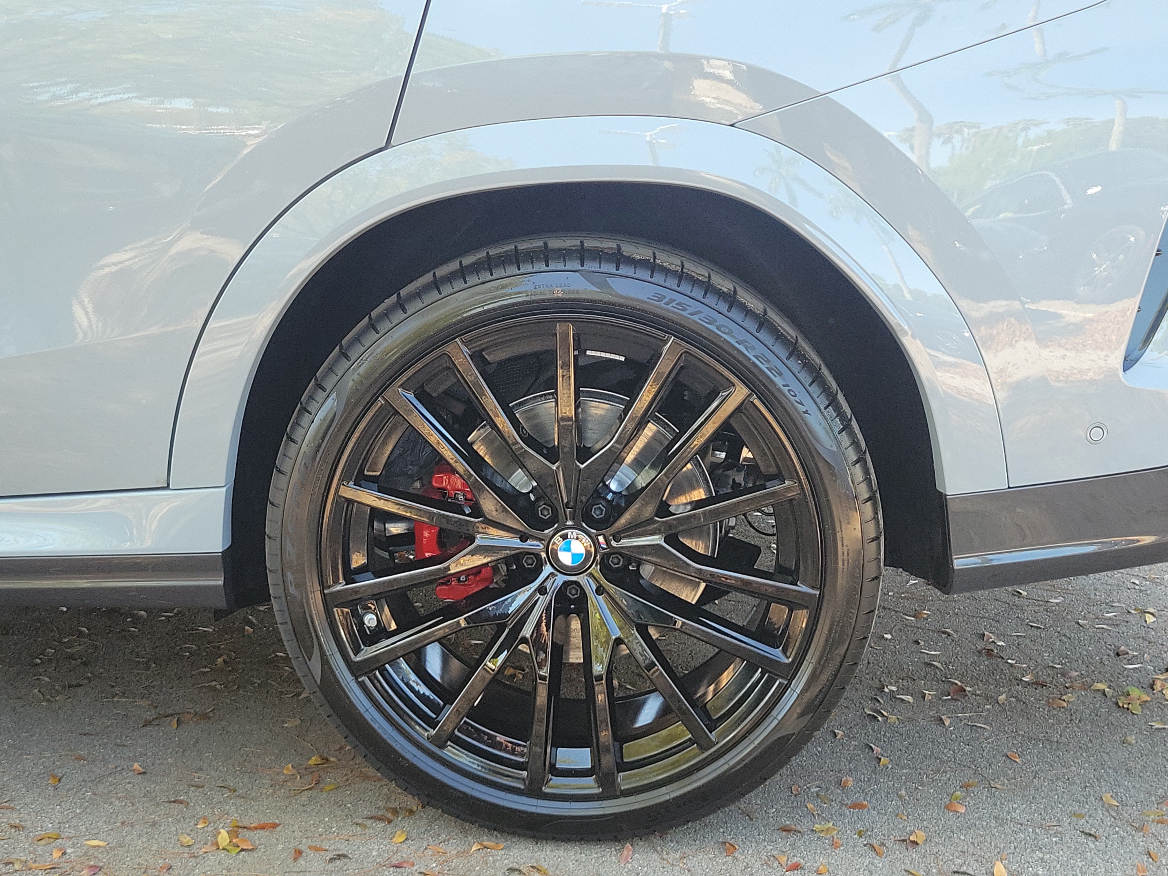 New 2027 BMW X6 xDrive40i w/ Premium Package AWD/4WD image 9