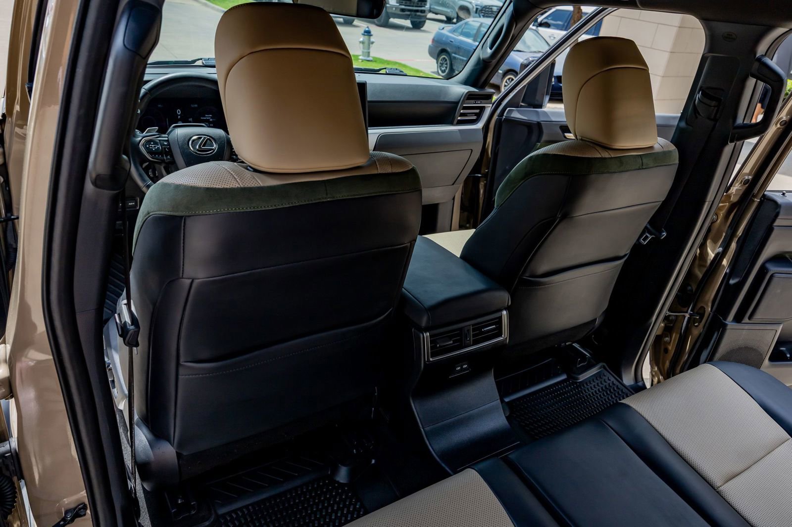 Used 2025 Lexus GX 550 AWD/4WD image 34
