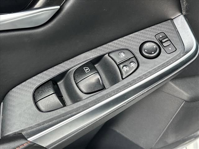 Used 2025 Nissan Sentra SR FWD image 18