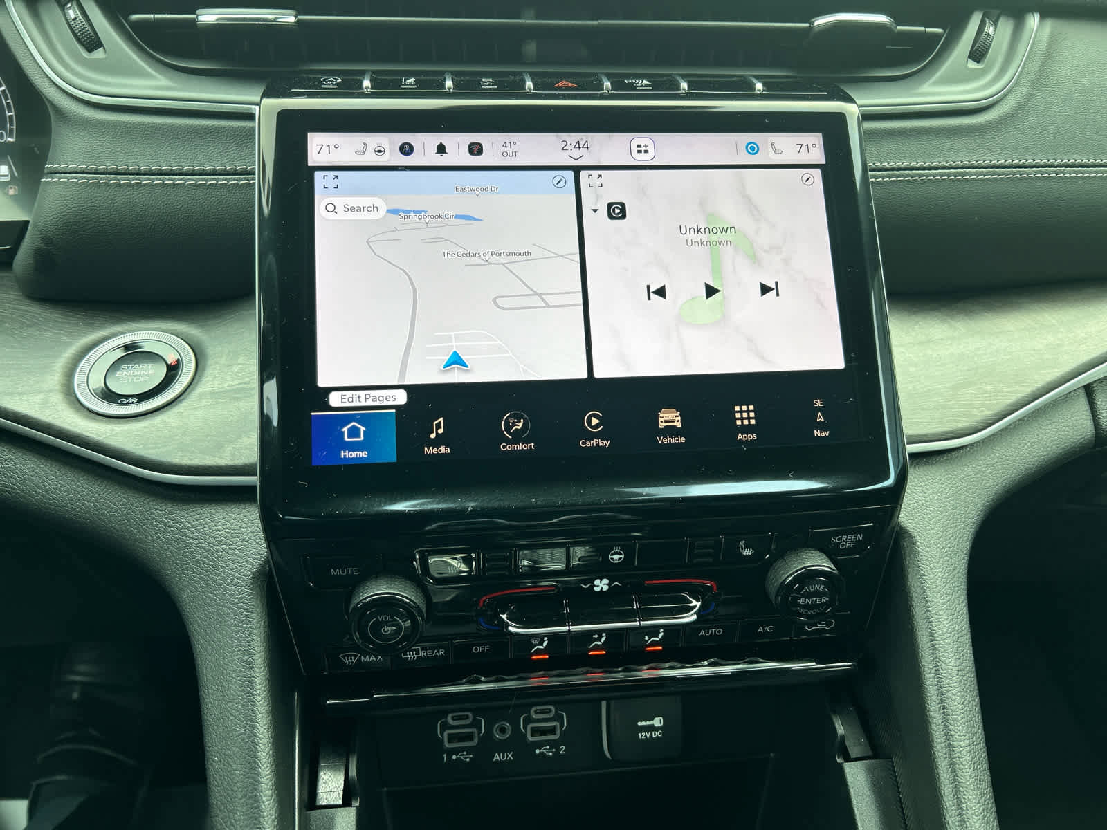 Used 2025 Jeep Grand Cherokee L Limited w/ Black Appearance Package image 27