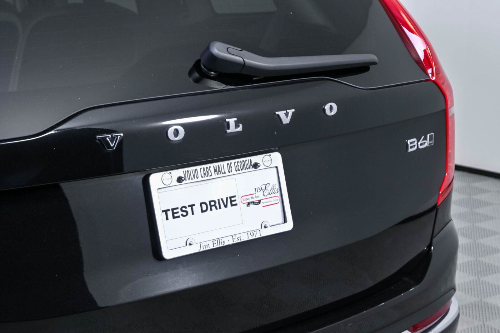 Certified 2023 Volvo XC90 B6 Plus AWD/4WD image 37