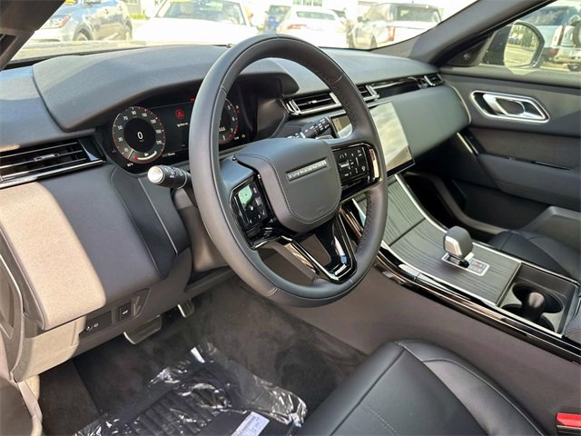 New 2025 Land Rover Range Rover Velar Dynamic SE image 18