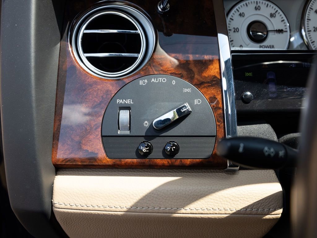 Used 2013 Rolls-Royce Ghost image 31